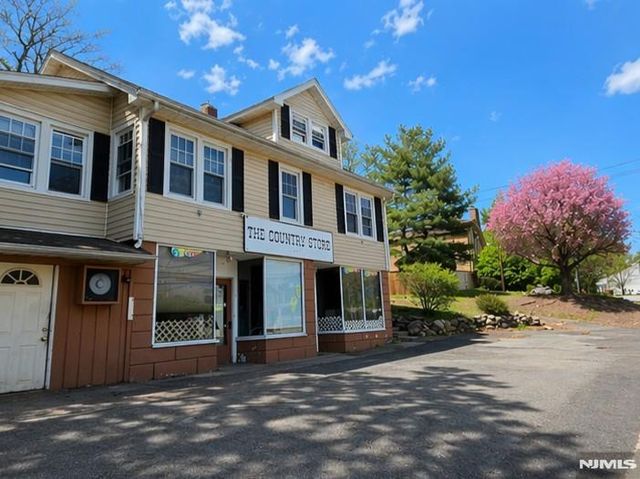 729 Rivervale Road, River Vale, NJ 07675