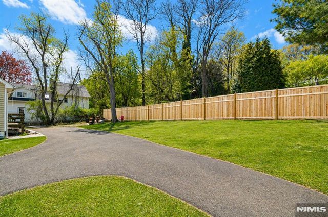 729 Rivervale Road, River Vale, NJ 07675