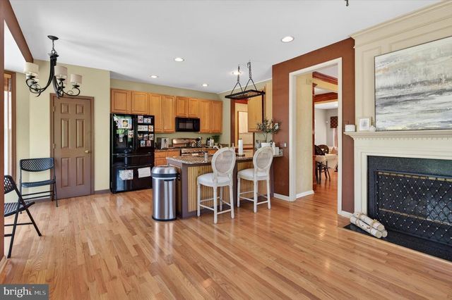 7 CHERRY CT, Lafayette Hill, PA 19444