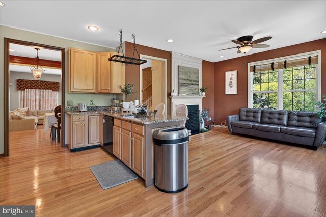7 CHERRY CT, Lafayette Hill, PA 19444