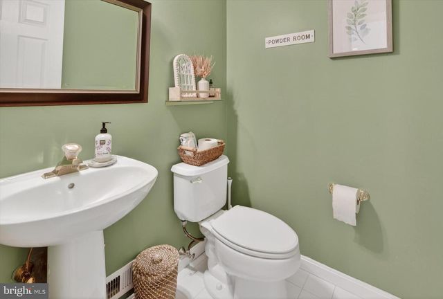 7 CHERRY CT, Lafayette Hill, PA 19444