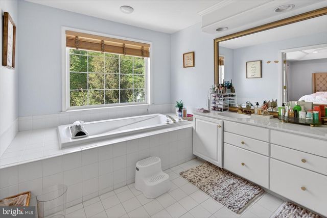 7 CHERRY CT, Lafayette Hill, PA 19444