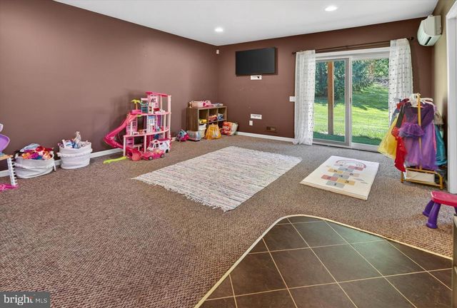 7 CHERRY CT, Lafayette Hill, PA 19444