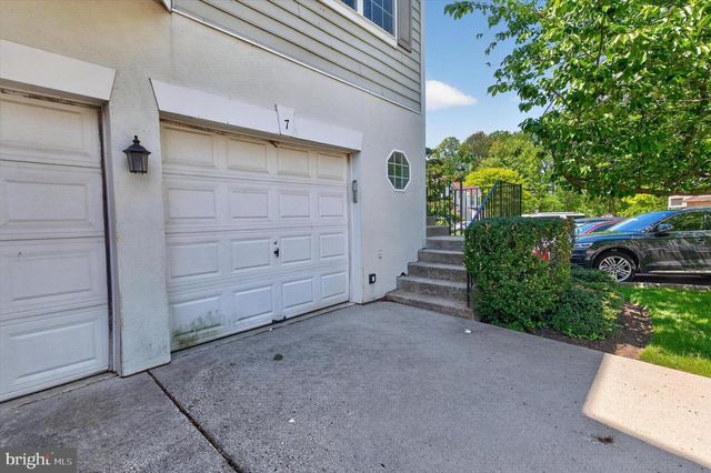 7 CHERRY CT, Lafayette Hill, PA 19444