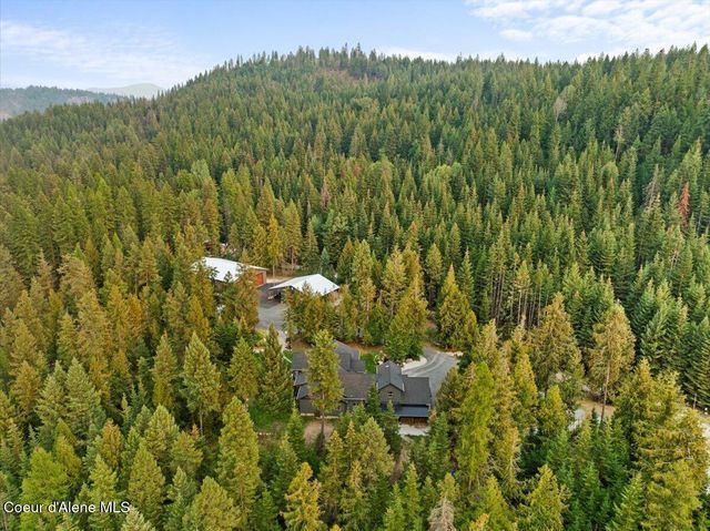 529 S Beaver Lake RD, Athol, ID 83801