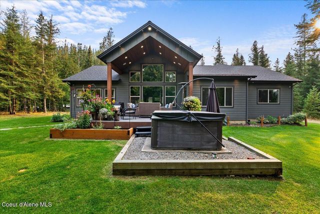 529 S Beaver Lake RD, Athol, ID 83801