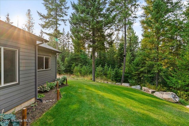 529 S Beaver Lake RD, Athol, ID 83801