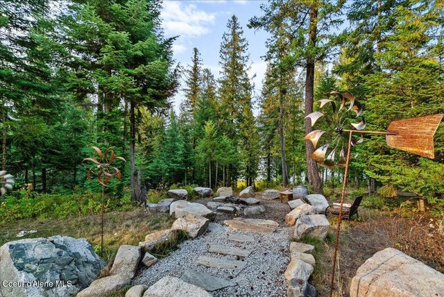 529 S Beaver Lake RD, Athol, ID 83801