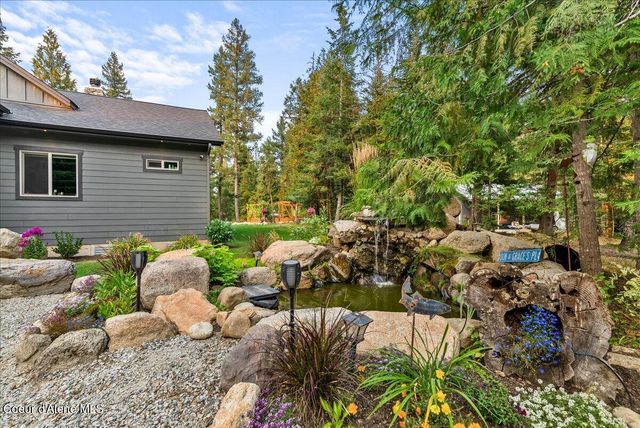 529 S Beaver Lake RD, Athol, ID 83801