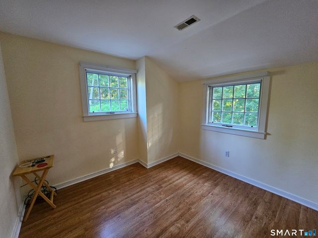 30 Park Road, Woodbury, CT 06798