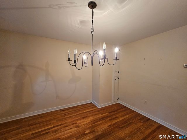30 Park Road, Woodbury, CT 06798