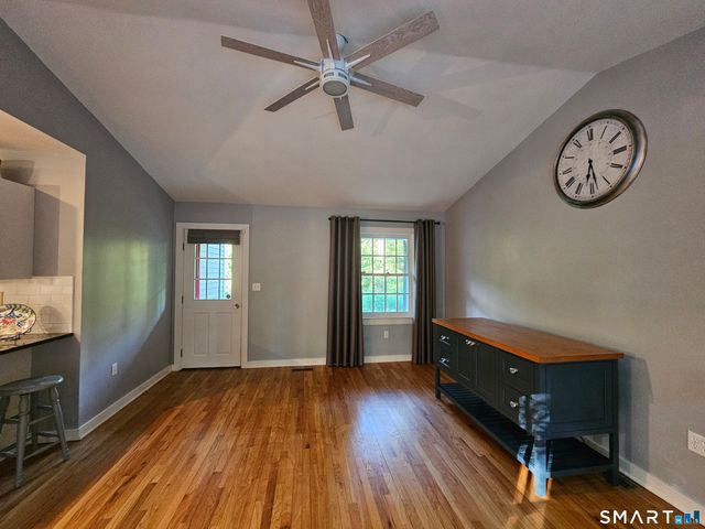 30 Park Road, Woodbury, CT 06798