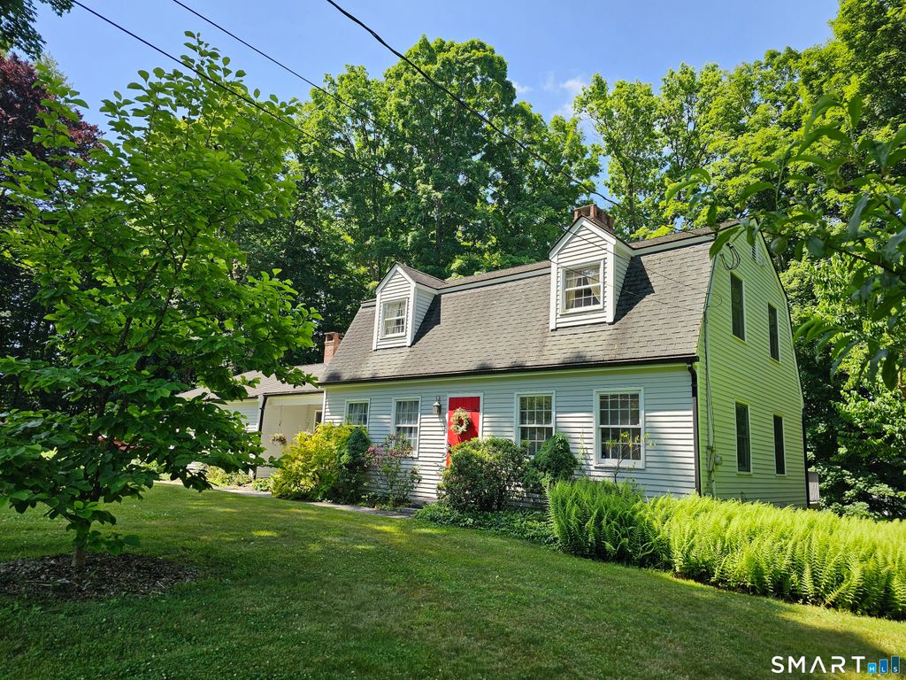 30 Park Road, Woodbury, CT 06798
