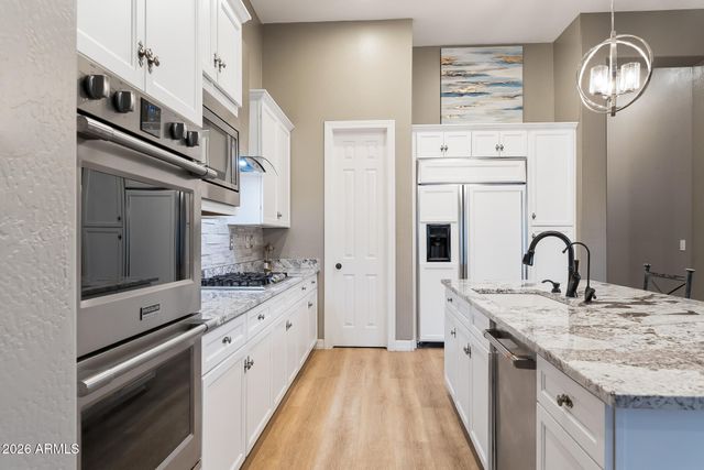 1813 W CAMARGO Court, Anthem, AZ 85086
