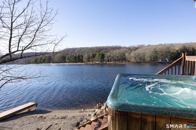 3 Roosevelt Drive, Seymour, CT 06483