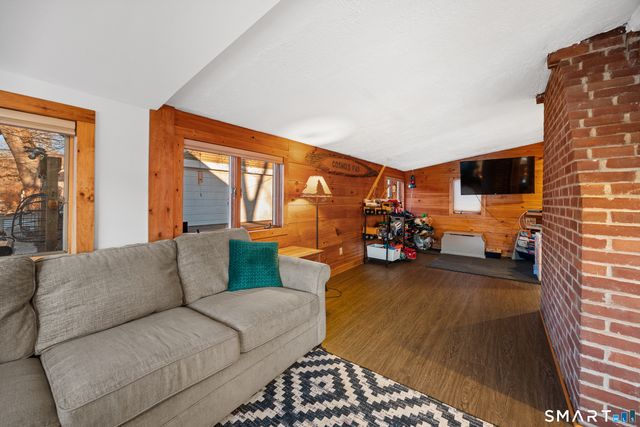 3 Roosevelt Drive, Seymour, CT 06483