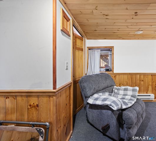 3 Roosevelt Drive, Seymour, CT 06483