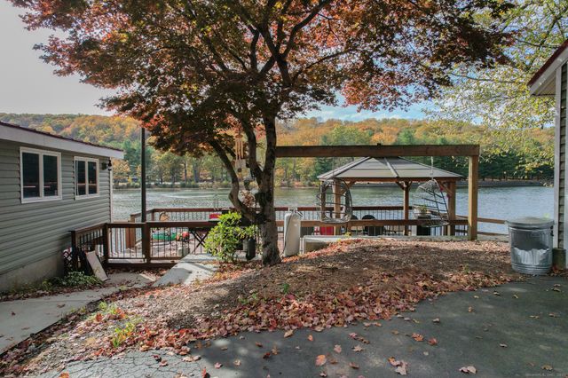 3 Roosevelt Drive, Seymour, CT 06483