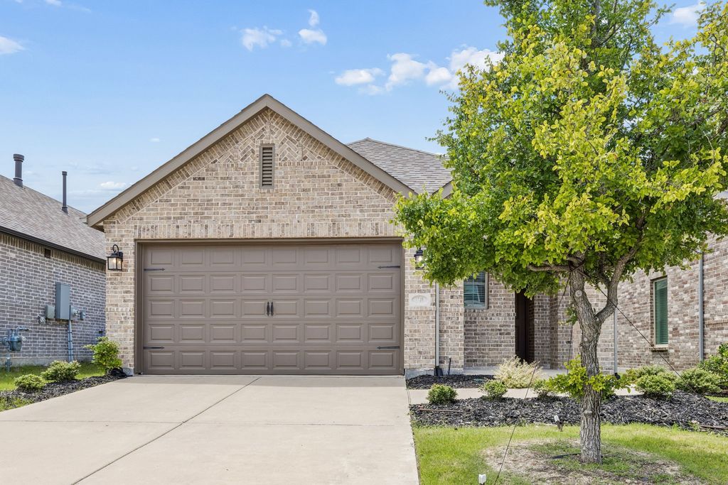 1749 Eagle Landing, Van Alstyne, TX 75495
