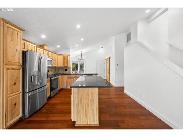 18307 TUPPER Rd, Sandy, OR 97055