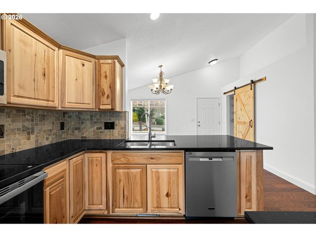 18307 TUPPER Rd, Sandy, OR 97055