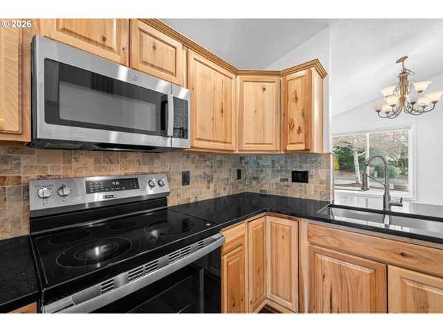 18307 TUPPER Rd, Sandy, OR 97055