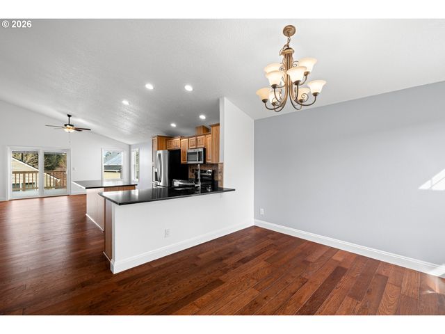 18307 TUPPER Rd, Sandy, OR 97055