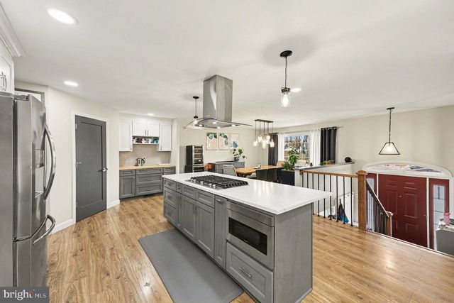 6208 REDWOOD LN, Alexandria, VA 22310