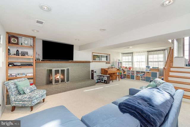 6208 REDWOOD LN, Alexandria, VA 22310