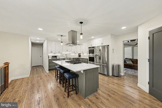 6208 REDWOOD LN, Alexandria, VA 22310