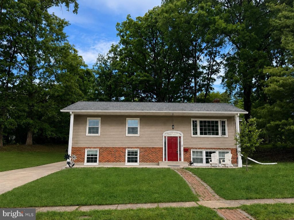 6208 REDWOOD LN, Alexandria, VA 22310