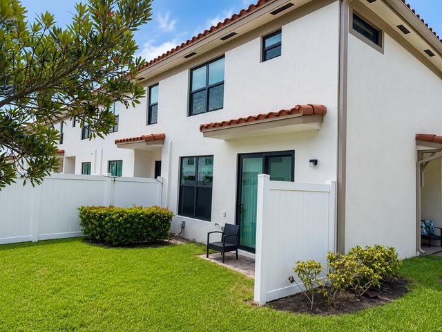 4414 HEMLOCK Drive, Riviera Beach, FL 33410