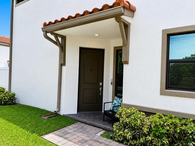 4414 HEMLOCK Drive, Riviera Beach, FL 33410