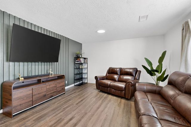 7613 Summer Avenue NE, Albuquerque, NM 87110