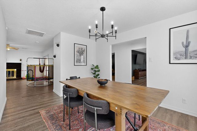 7613 Summer Avenue NE, Albuquerque, NM 87110