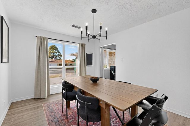 7613 Summer Avenue NE, Albuquerque, NM 87110