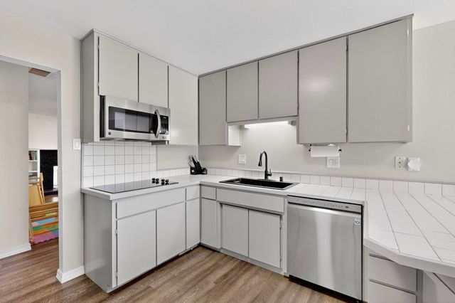 7613 Summer Avenue NE, Albuquerque, NM 87110