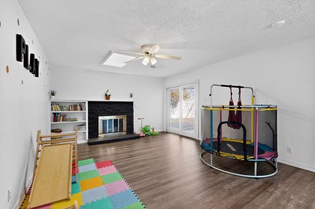 7613 Summer Avenue NE, Albuquerque, NM 87110