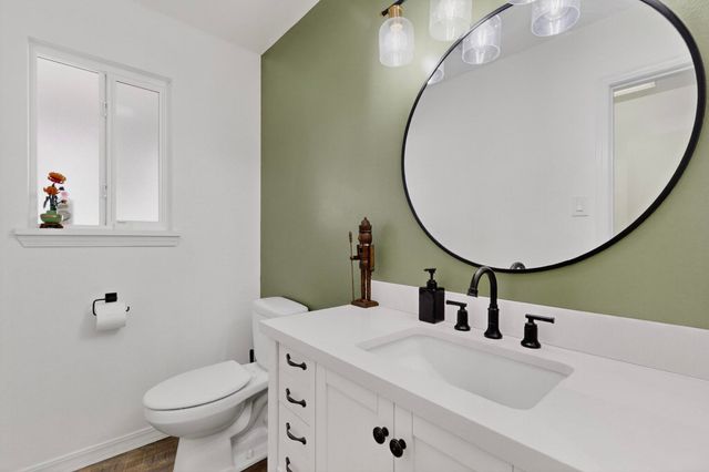 7613 Summer Avenue NE, Albuquerque, NM 87110