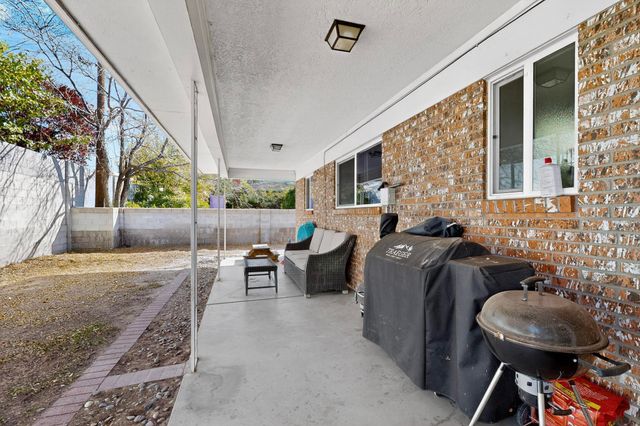 7613 Summer Avenue NE, Albuquerque, NM 87110