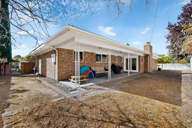 7613 Summer Avenue NE, Albuquerque, NM 87110