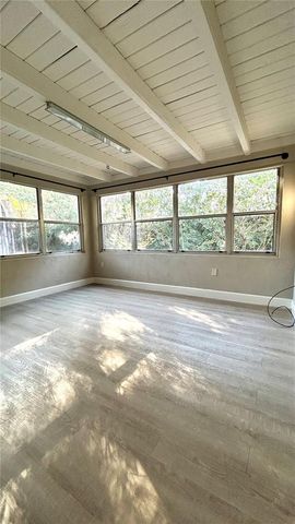 821 NE 8TH AVENUE, Gainesville, FL 32601