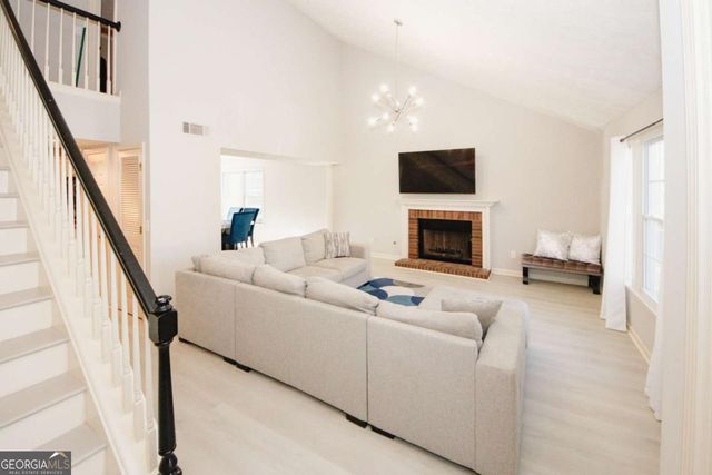 425 Ivy Run Circle, Duluth, GA 30096