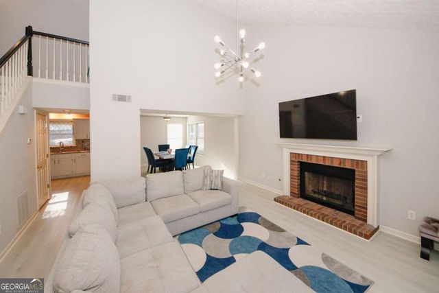 425 Ivy Run Circle, Duluth, GA 30096