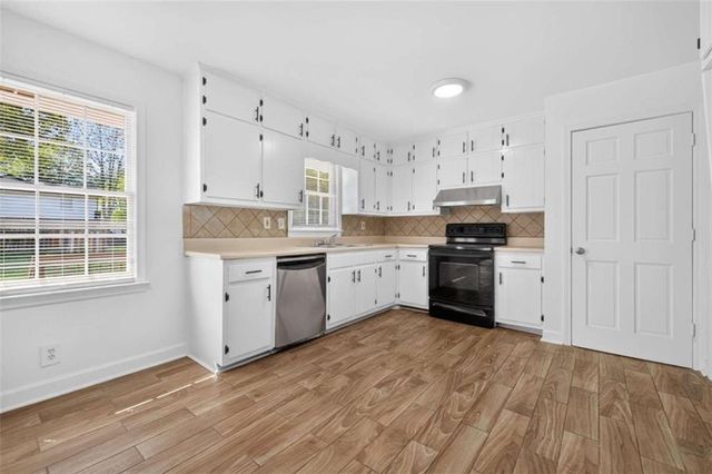 1021 GRAYSON Highway, Lawrenceville, GA 30046