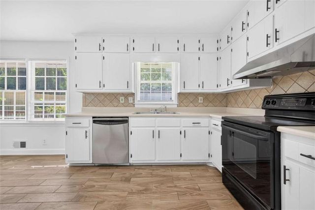 1021 GRAYSON Highway, Lawrenceville, GA 30046
