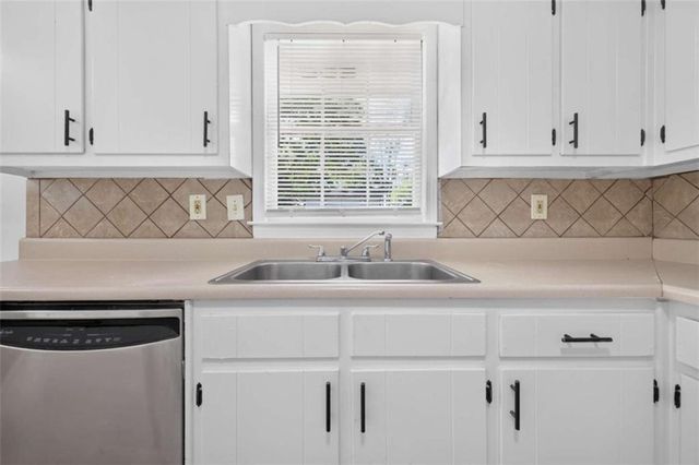 1021 GRAYSON Highway, Lawrenceville, GA 30046