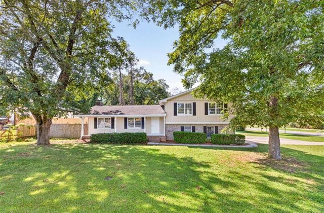 1021 GRAYSON Highway, Lawrenceville, GA 30046