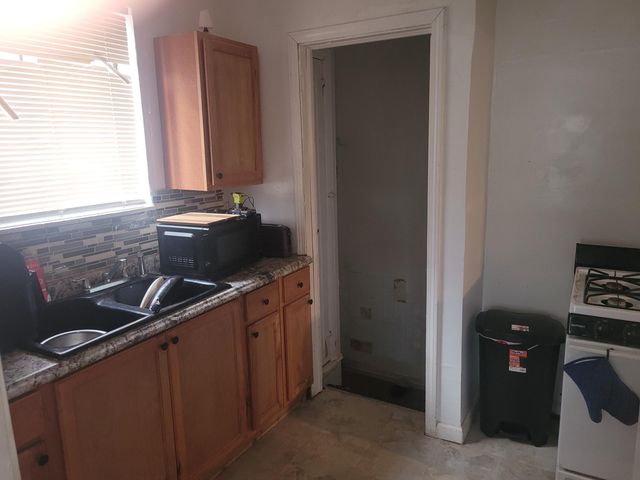 8897 Prest Street, Detroit City, MI 48228
