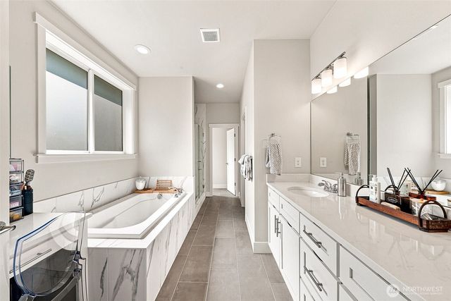 18630 Greenwood Place E, Bonney Lake, WA 98391